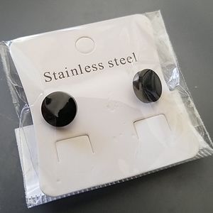 Small flat round post earrings NWOT